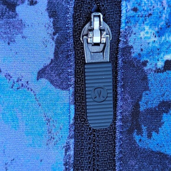 LIKE NEW LULULEMON SPEED UP TIGHT LUXTREME BLUE FLORAL CAMO LEGGINGS 4 - Picture 2 of 7